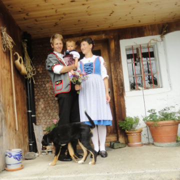 Thomas Gabriel mit Familie und Hund Ennetbürgen Nidwalden